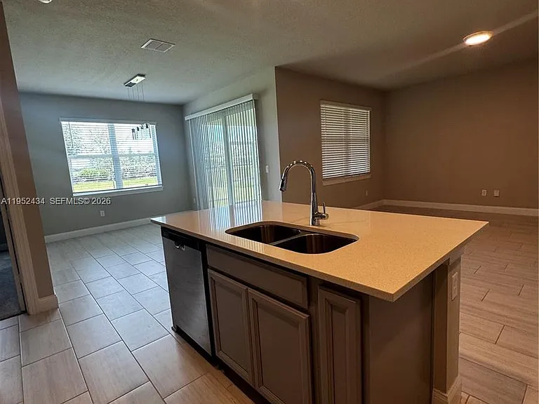 6712 NW Cloverdale Ave — Photo 43