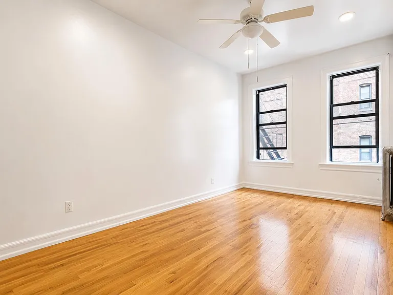 4305 Broadway #32A — Photo 3