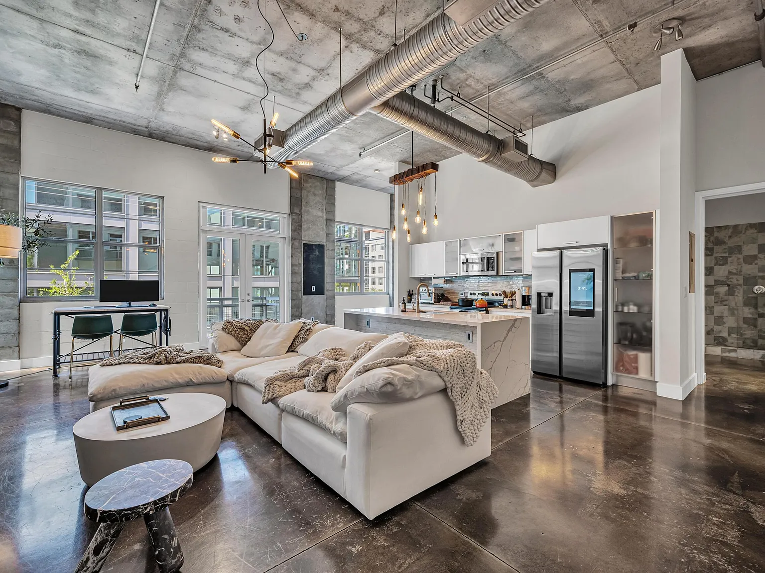 Avenue Lofts — Photo 2