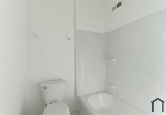 2236 W Firth St — Photo 10