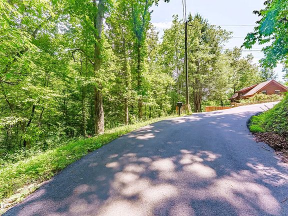 5th image of 3 Maples Ct Lot 3A