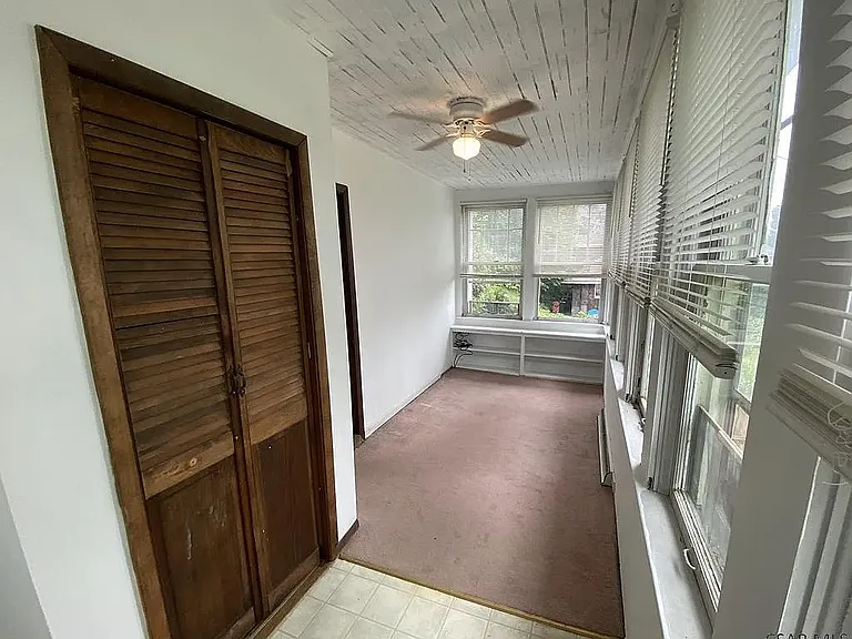 Saylor St — Photo 2
