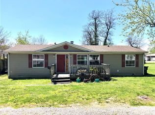 214 Union St, Hope, IN 47246