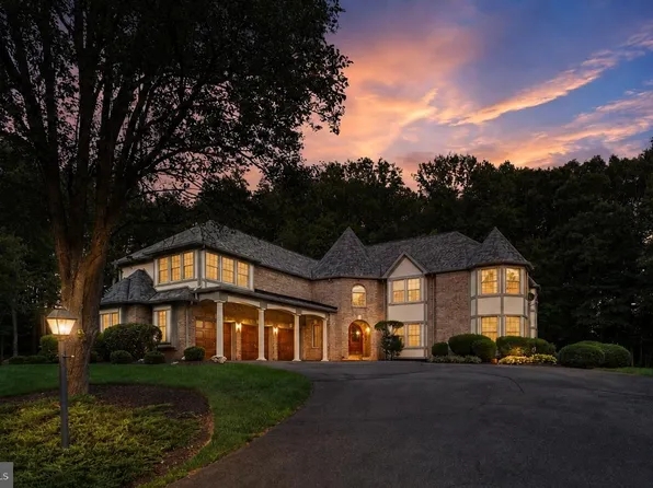 9827 Lake Meadow Ct, Burke, VA 22015