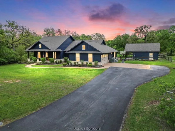 205 Ranchette (pvt) Ct, Bryan, TX 77808