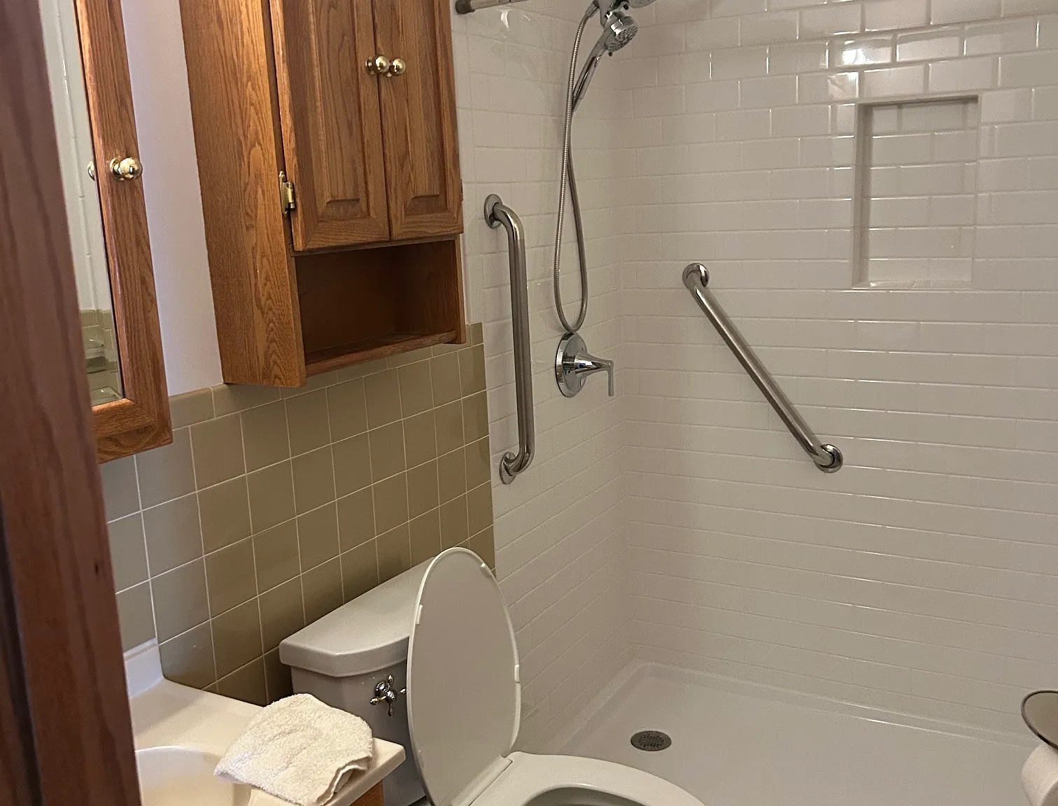 2 bed, 800 sqft, $1,450 — Photo 1