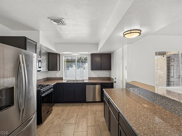 6834 Grandola Dr — Photo 15