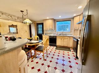 28 Maplewood St #1, West Roxbury, MA 02132