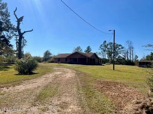 33 Watts Bennett Cir, Oak Vale, MS 39656