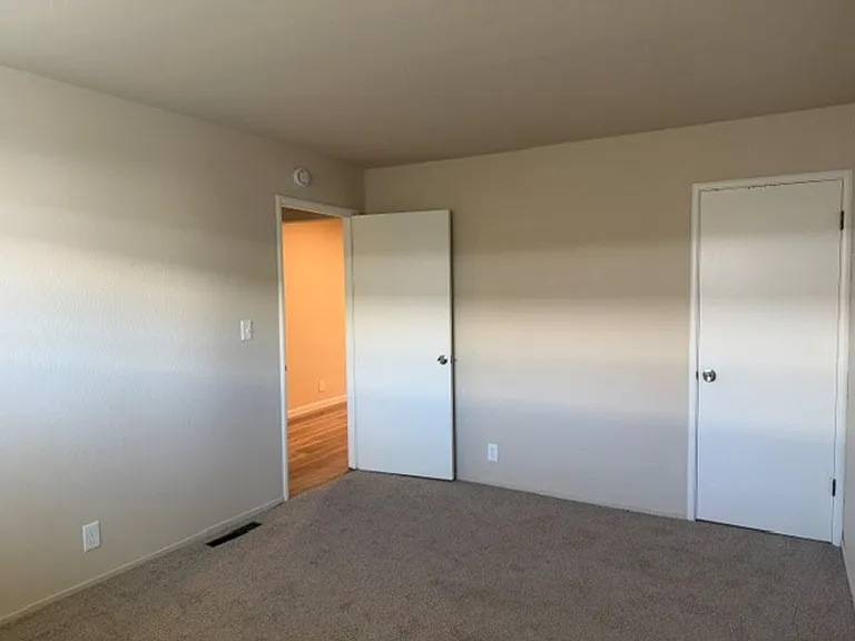 CARL2162 — Photo 12