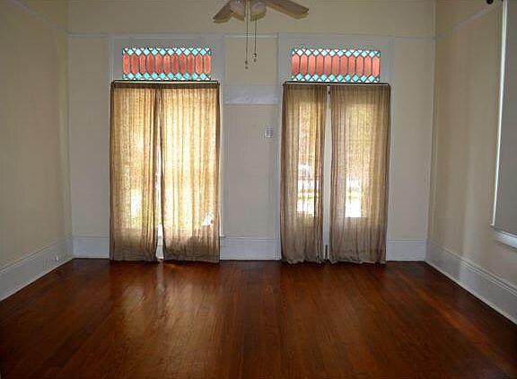 2nd image of 6061 Tchoupitoulas St
