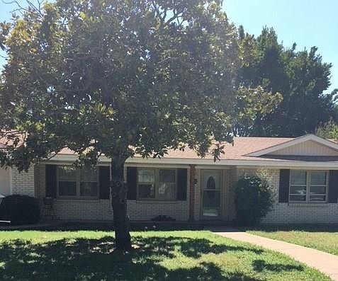 1st image of 1111 Royal Dr