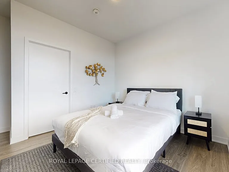 2495 Eglinton Ave W #205 — Photo 18