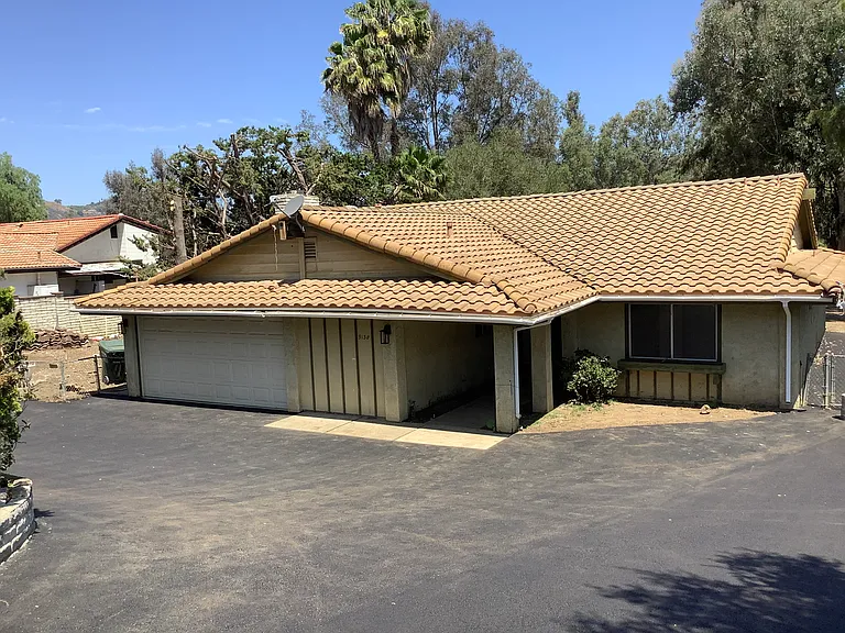 9130 Old Castle Rd — Photo 2