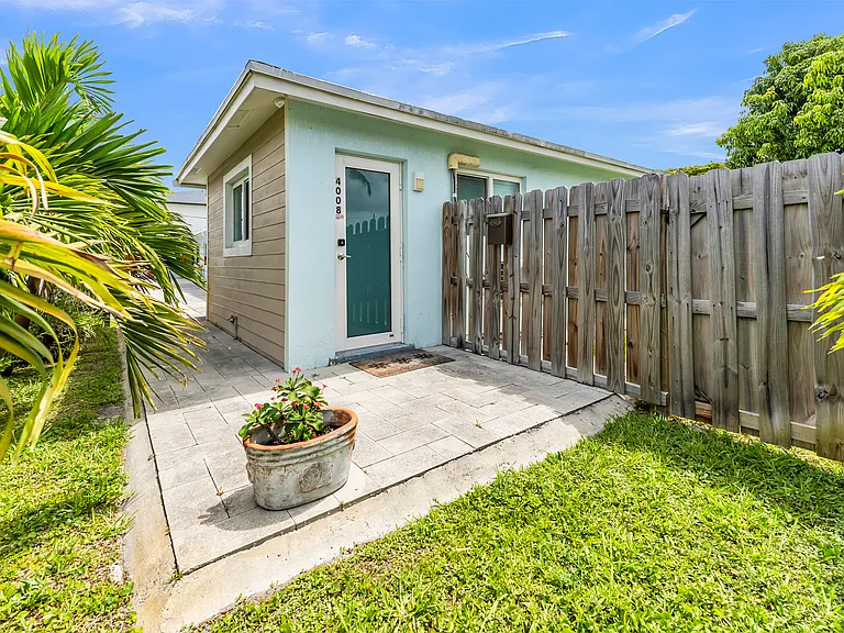 4008 NW 5th Ave #4008 — Photo 8