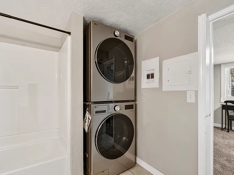 115 N Vinson St — Photo 21