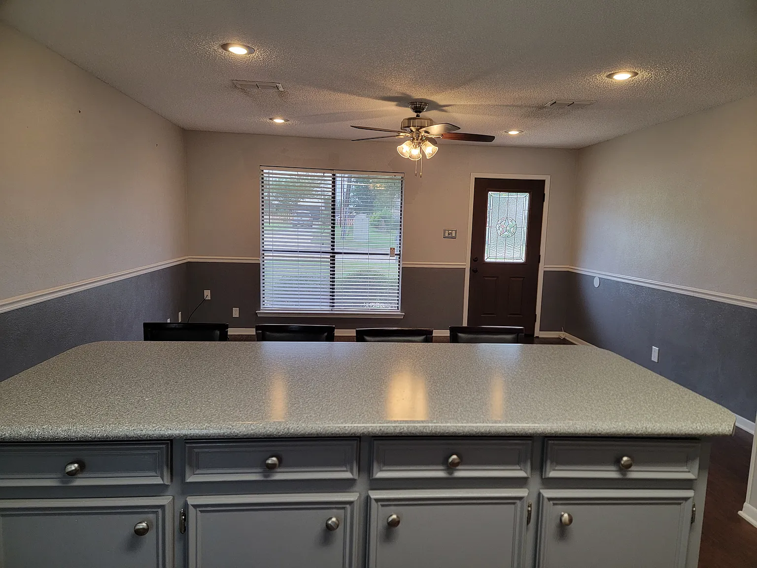 3 bed, 1251 sqft, $1,595 — Photo 4