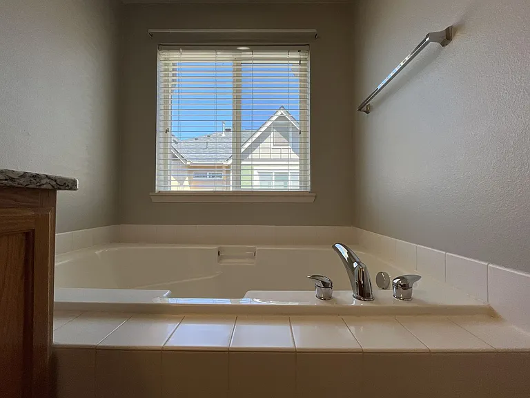 17085 SW Pleasanton Ln — Photo 24