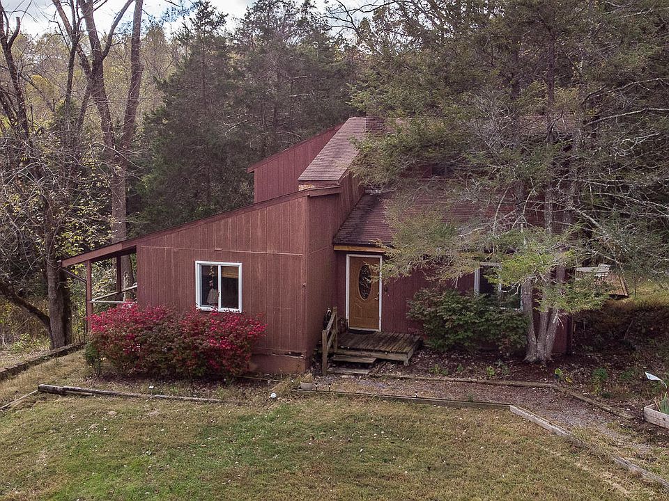 1st image of 203 Fox Chase Ln