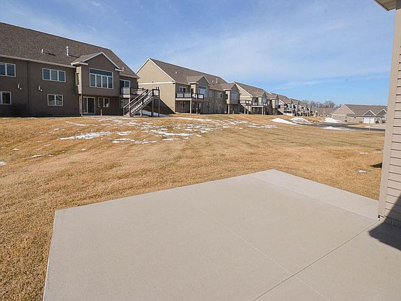 2nd image of 2945 Platinum Dr NE