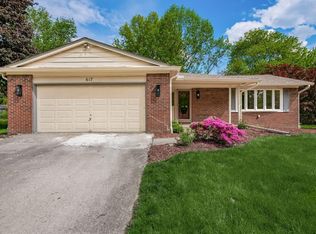 617 Codrington Cir, Columbus, OH 43230