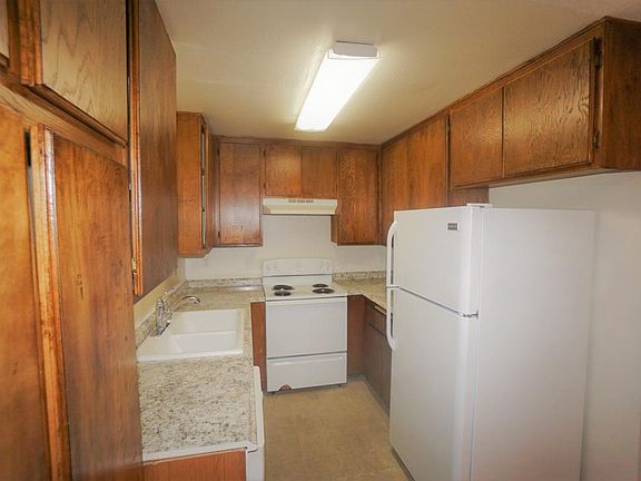 3rd image of 6330 Genesee Ave Unit 122