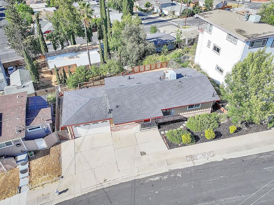 1st image of 417 Lynn Ave