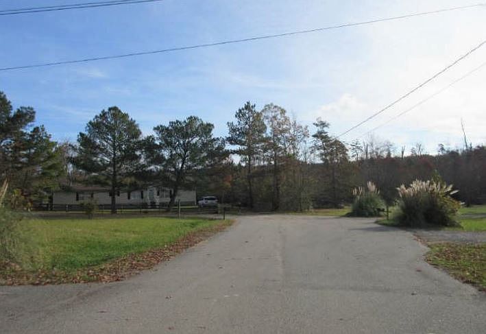 2nd image of 29 Dogwood Ln