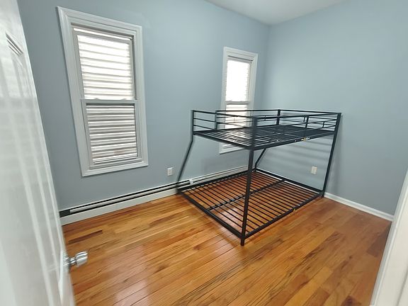 4th image of 164 S 11th St #1A