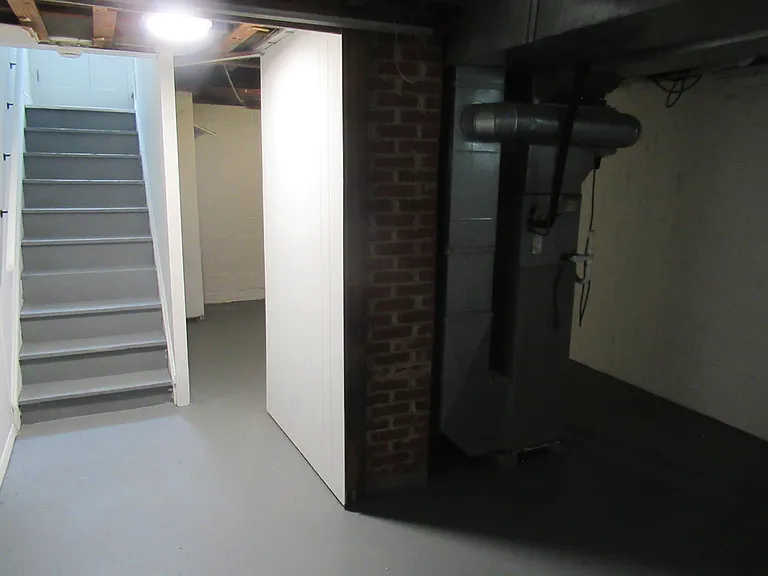 86 Cowles Ave — Photo 7