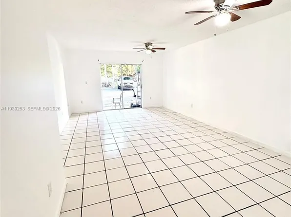11301 SW 200th St APT 108-A, Miami, FL 33157