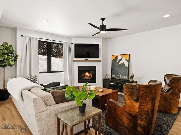 5th image of 691 Sunburst Dr #D