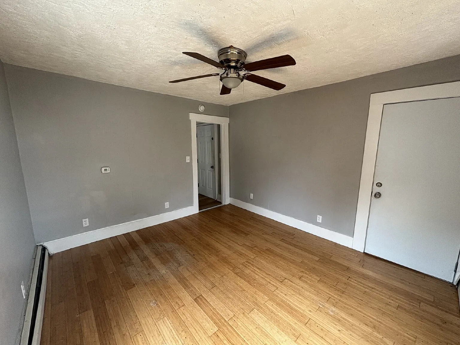 1 bed, 1.0 bath, $1,299 — Photo 4