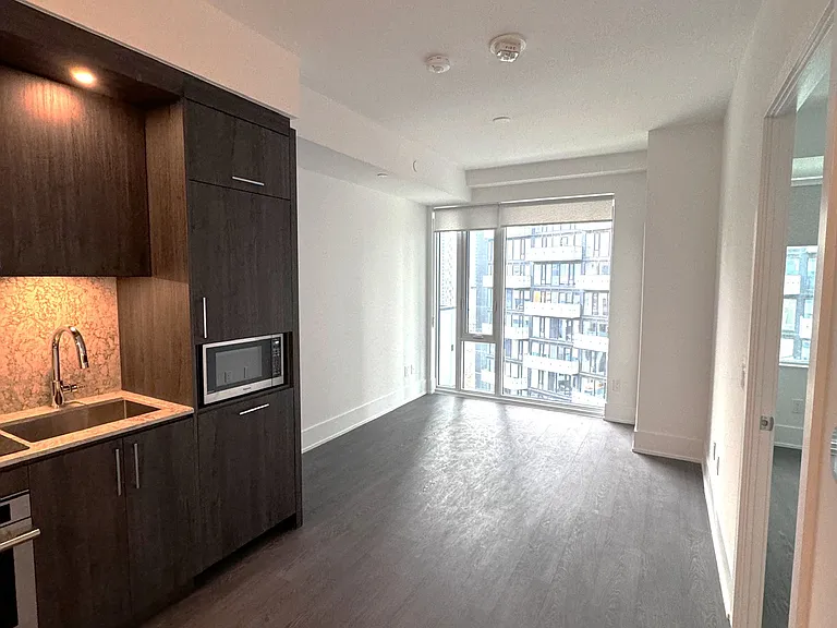 470 Front St W #1309 — Photo 5