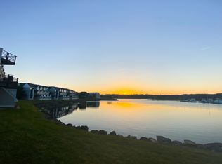 511 Popes Island Rd, Milford, CT 06461