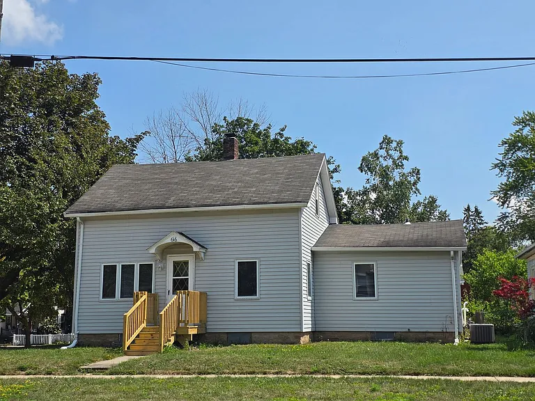 616 N State St — Photo 1