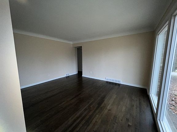 2nd image of 21811 Cloverlawn Ave