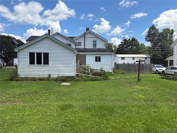 4th image of 9643 Main St