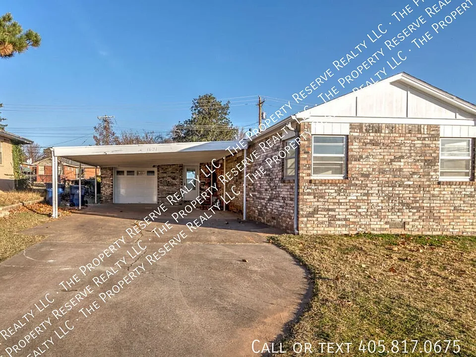 1621 W Spruce Ave