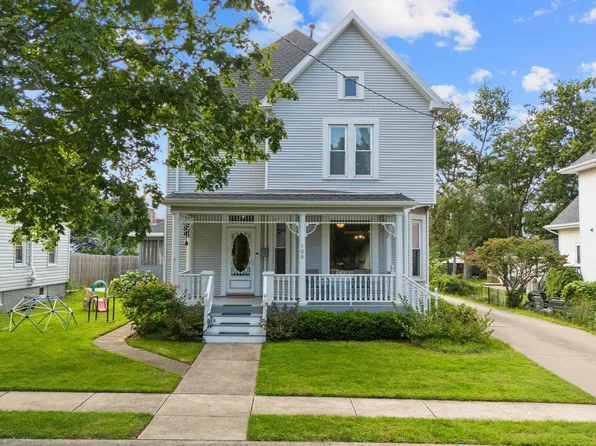108 N High St, Washington, IL 61571