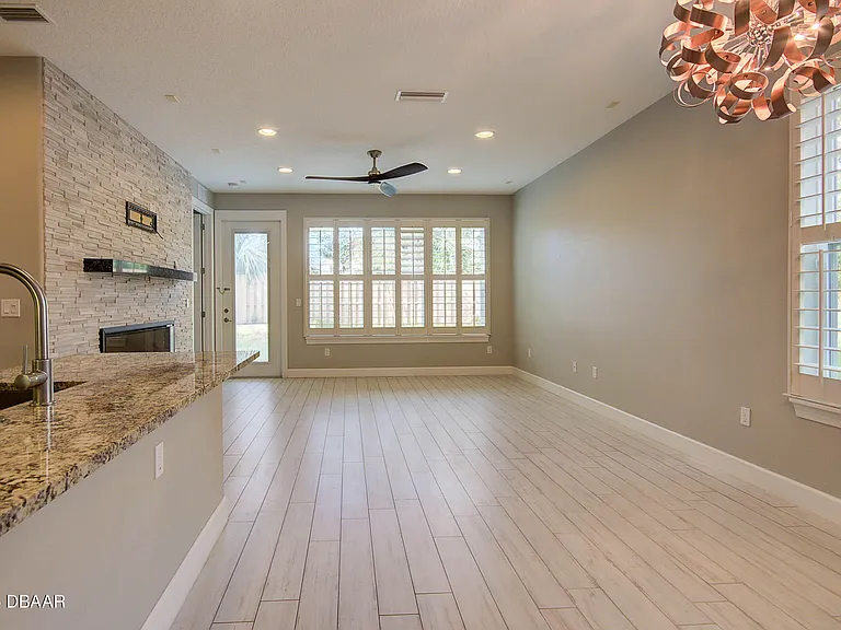 1320 N Beach St — Photo 16