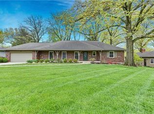 10323 Manor Rd, Leawood, KS 66206