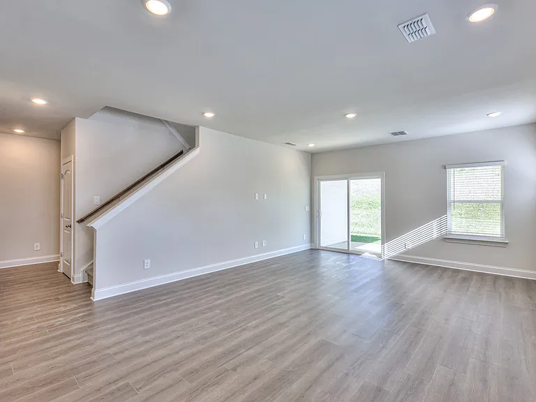 1291 Bluffton Cir — Photo 14