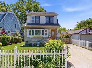 22412 92nd Avenue, Queens Village, NY 11428