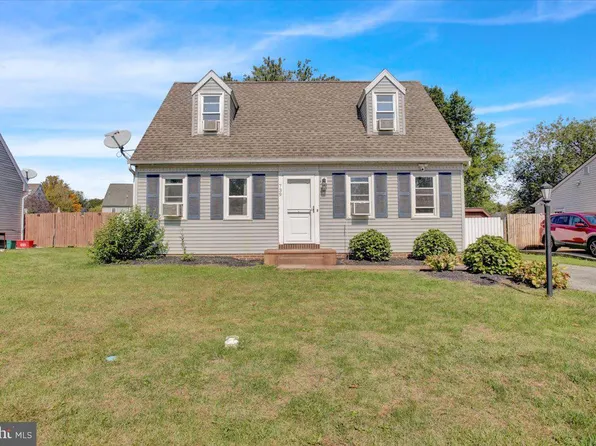 739 Locust St, Denver, PA 17517