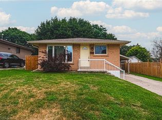 7 Chapman Ct, Cambridge, ON N3C2X1