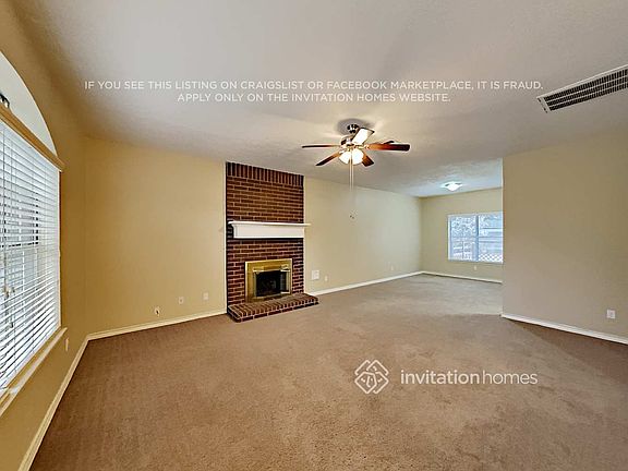 4th image of 2721 Leroy St