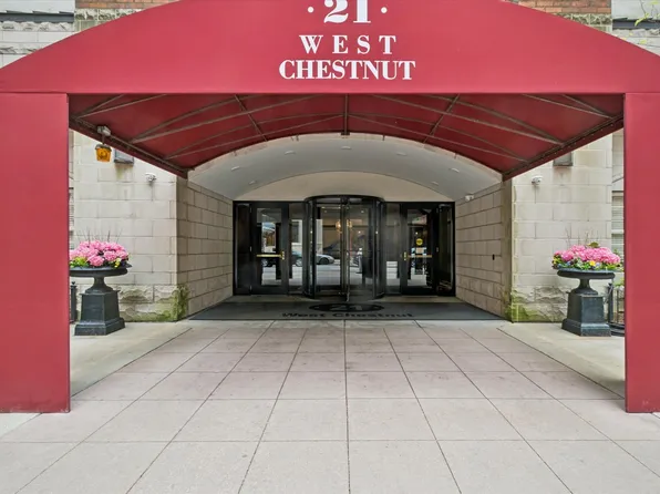 21 W Chestnut St APT 809, Chicago, IL 60610