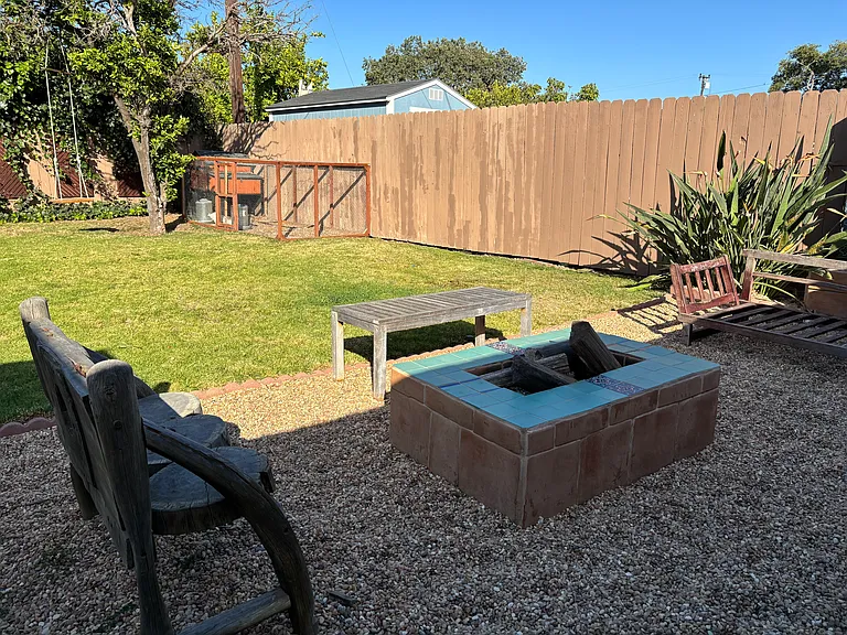 448 Ben Ct — Photo 21