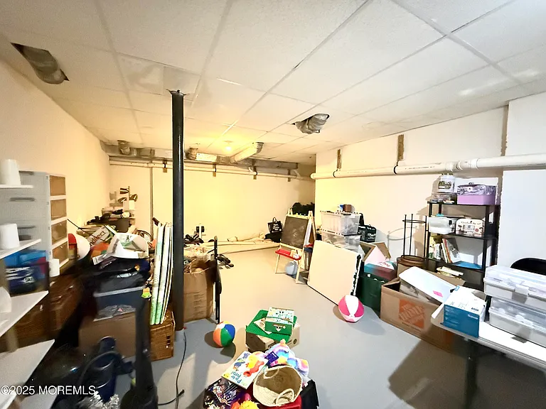 910 Abby Rd — Photo 28